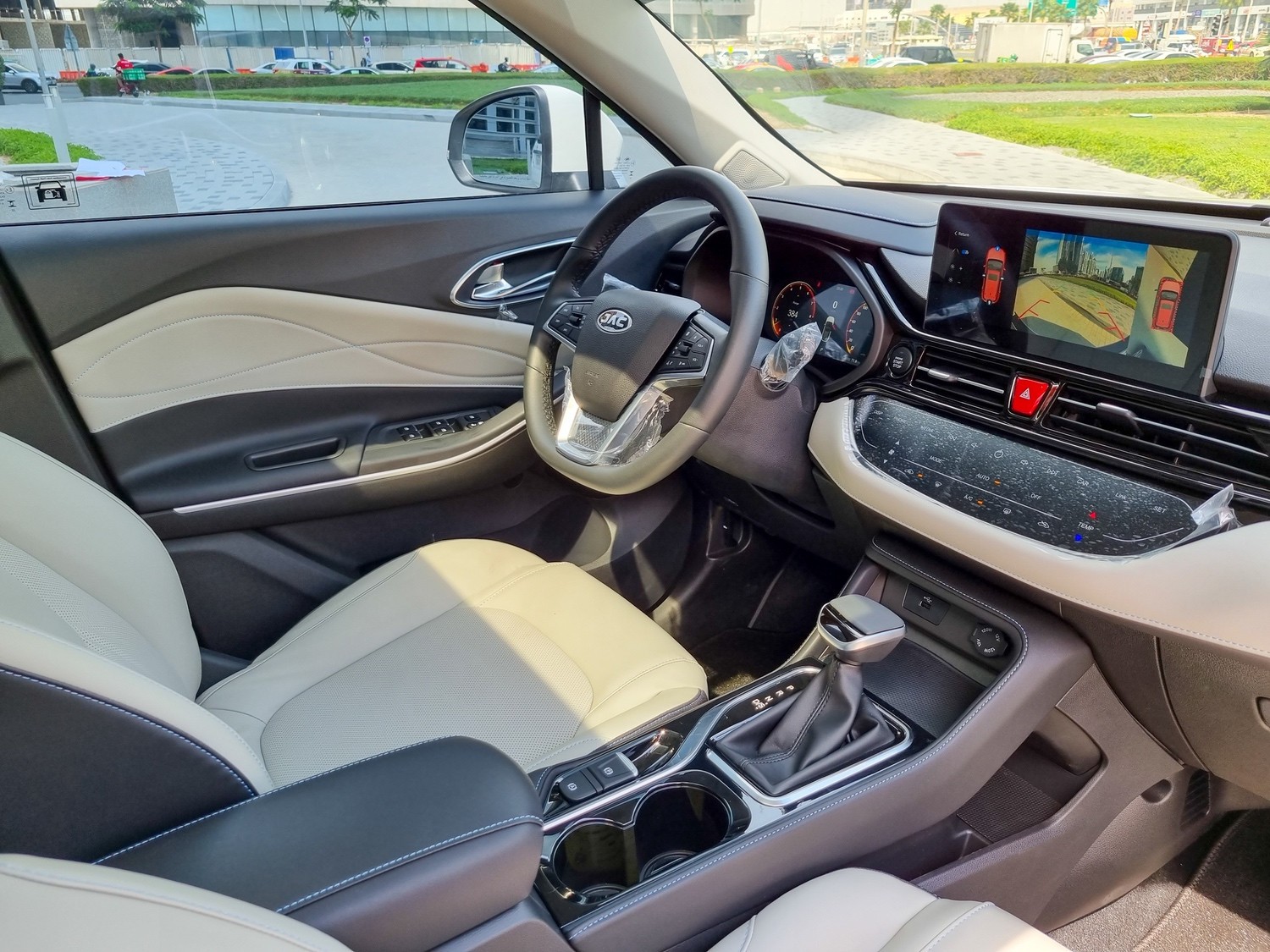 https://dev.quickdrive.ae/uploads/2023/03/20/5 jac s4.jpg